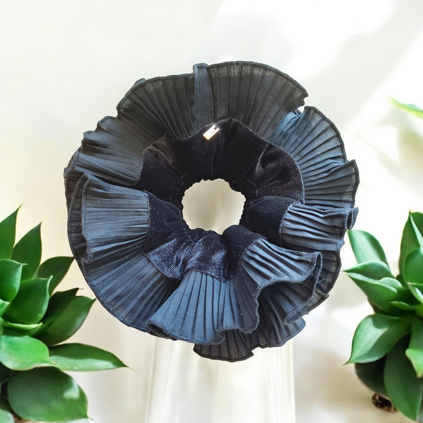 Magnolia Black Velvet